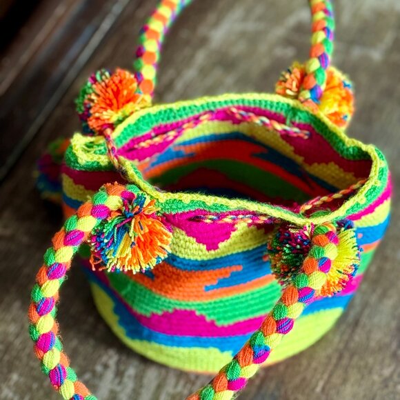 Artisan small hand-crocheted purse from South America - Picture 5 of 6